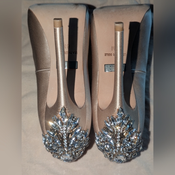 Badgley Mischka Women's Gold Peep-Toe Heels Size 6 - Picture 4 of 7